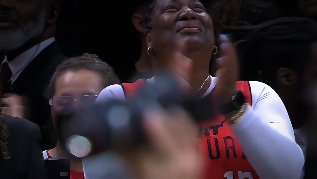 完美世界竞技平台-永远不要拒绝妈妈的电话，从拖车屋小孩到83分的NBA历史先生！