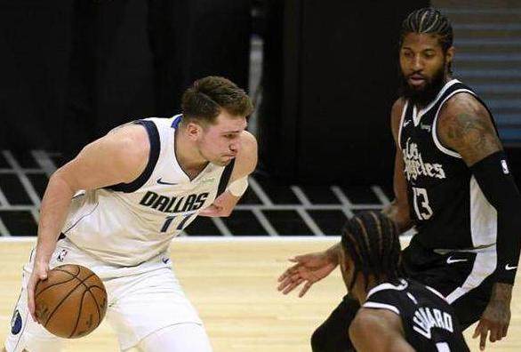 完美世界竞技平台官网-快艇该怎样限制东契奇？两瓶毒药泰伦卢如何选择