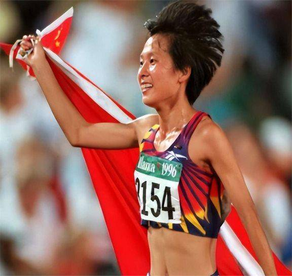 完美对战平台官网-奥运冠军王军霞：退役移居美国，三个孩子三个爹，如今她过得怎样|马俊仁|马家军|亚特兰大奥运会|田径世锦赛|黄天文_新浪体育_新浪新闻